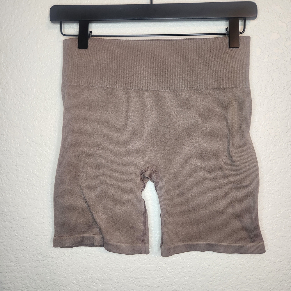 Gilly Hicks Bike Shorts S Womens Nude Sculptflex High Rise Stretch Athletic